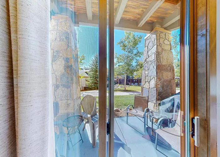 Eagleridge Lodge And Townhomes